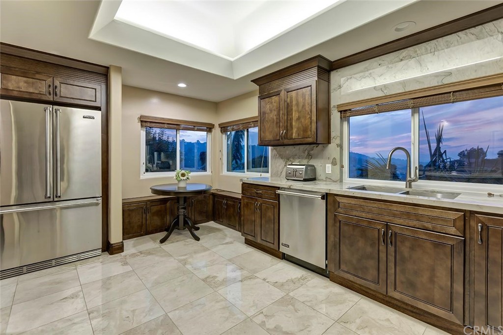 3263 Tareco Drive Los Angeles, CA 90068 - Photo 13 of 71