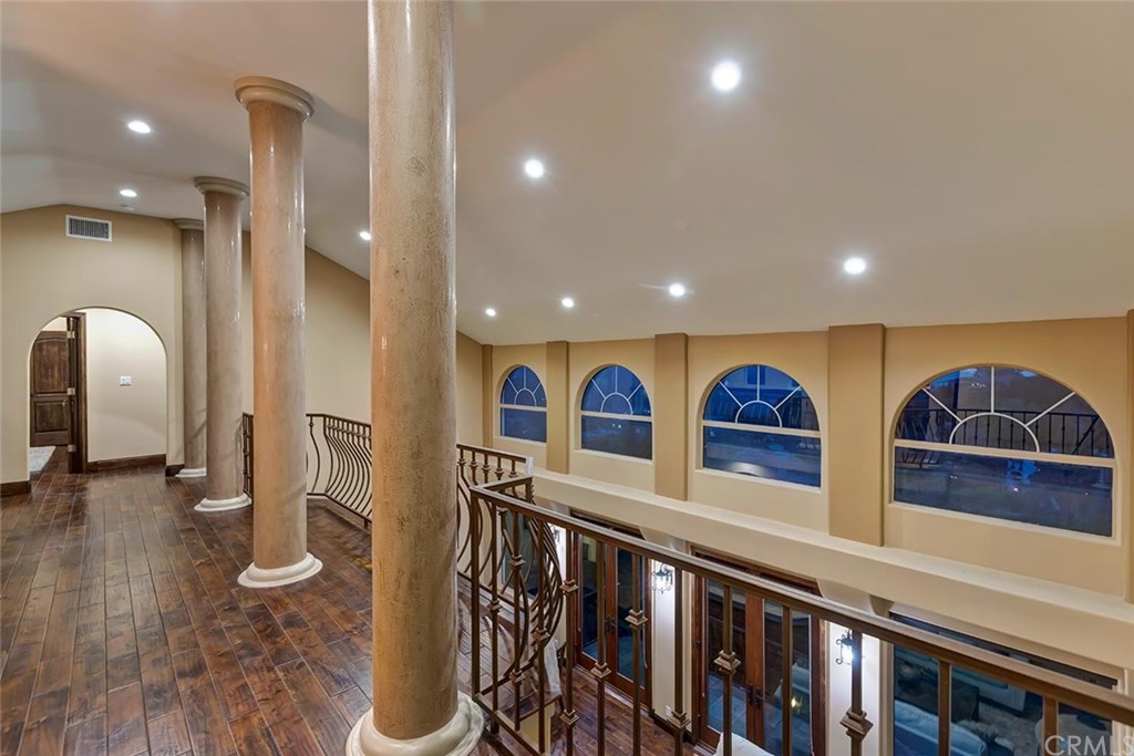 3263 Tareco Drive Los Angeles, CA 90068 - Photo 17 of 71