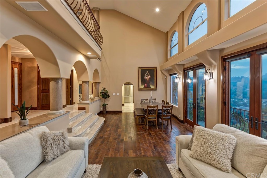 3263 Tareco Drive Los Angeles, CA 90068 - Photo 4 of 71