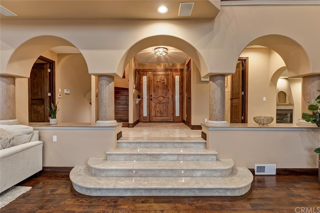 3263 Tareco Drive Los Angeles, CA 90068 - Photo 5 of 71