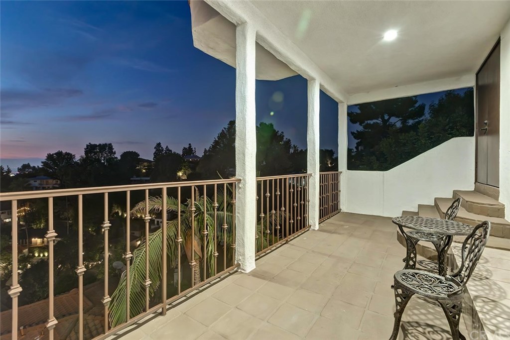 3263 Tareco Drive Los Angeles, CA 90068 - Photo 6 of 71