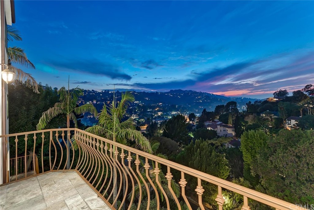 3263 Tareco Drive Los Angeles, CA 90068 - Photo 10 of 71