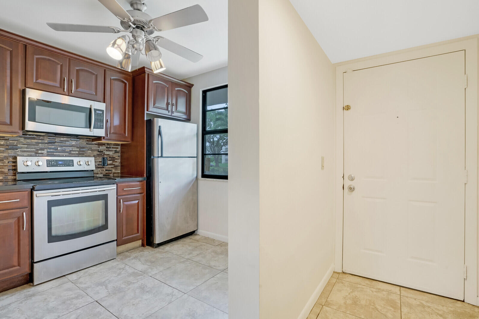 6085 Balboa Circle, Unit 101 Boca Raton, FL 33433 - Photo 5 of 26 03_Image_3_mls