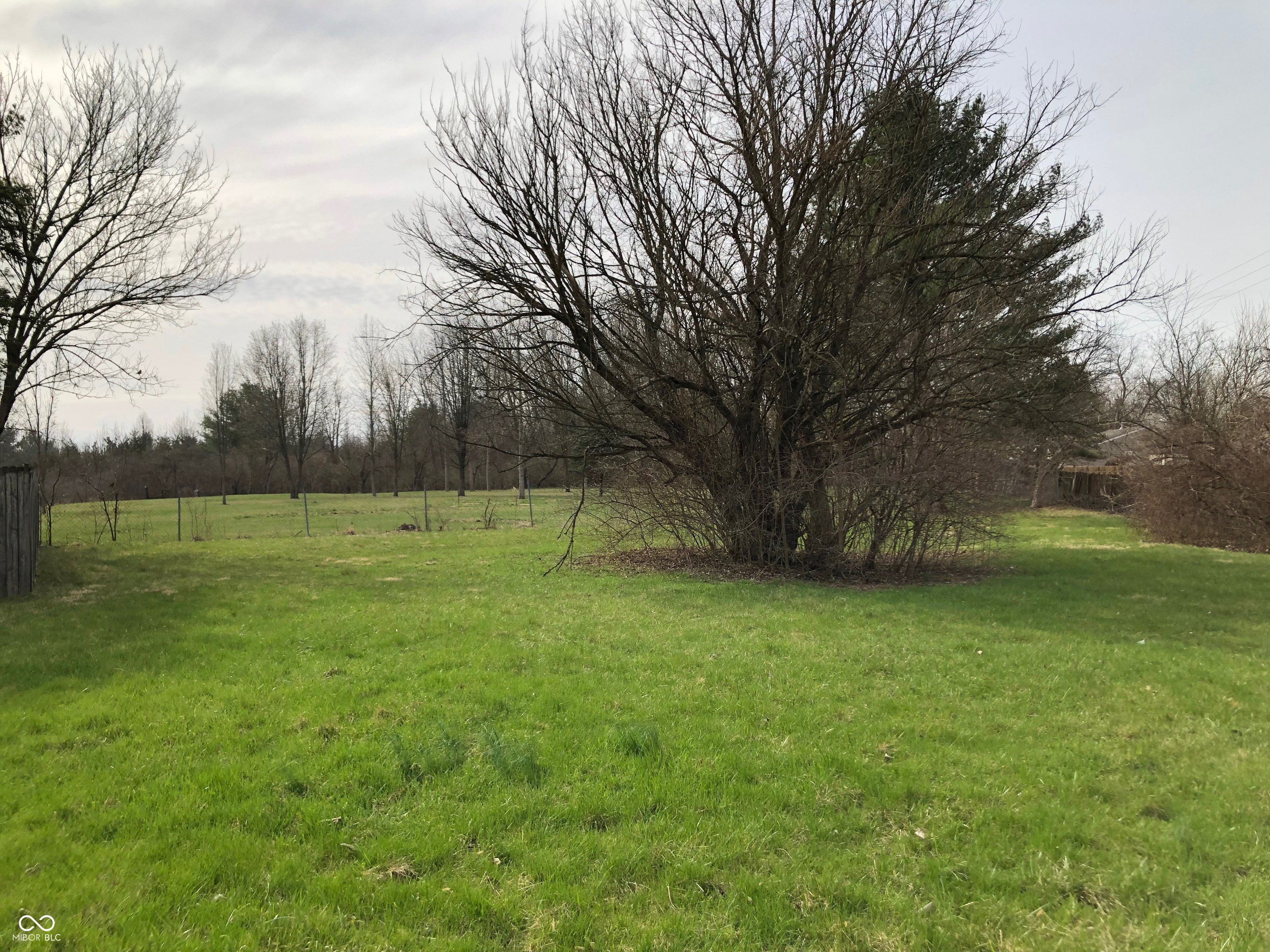 2825 Greenview Way Indianapolis, IN 46229 - Photo 2 of 6