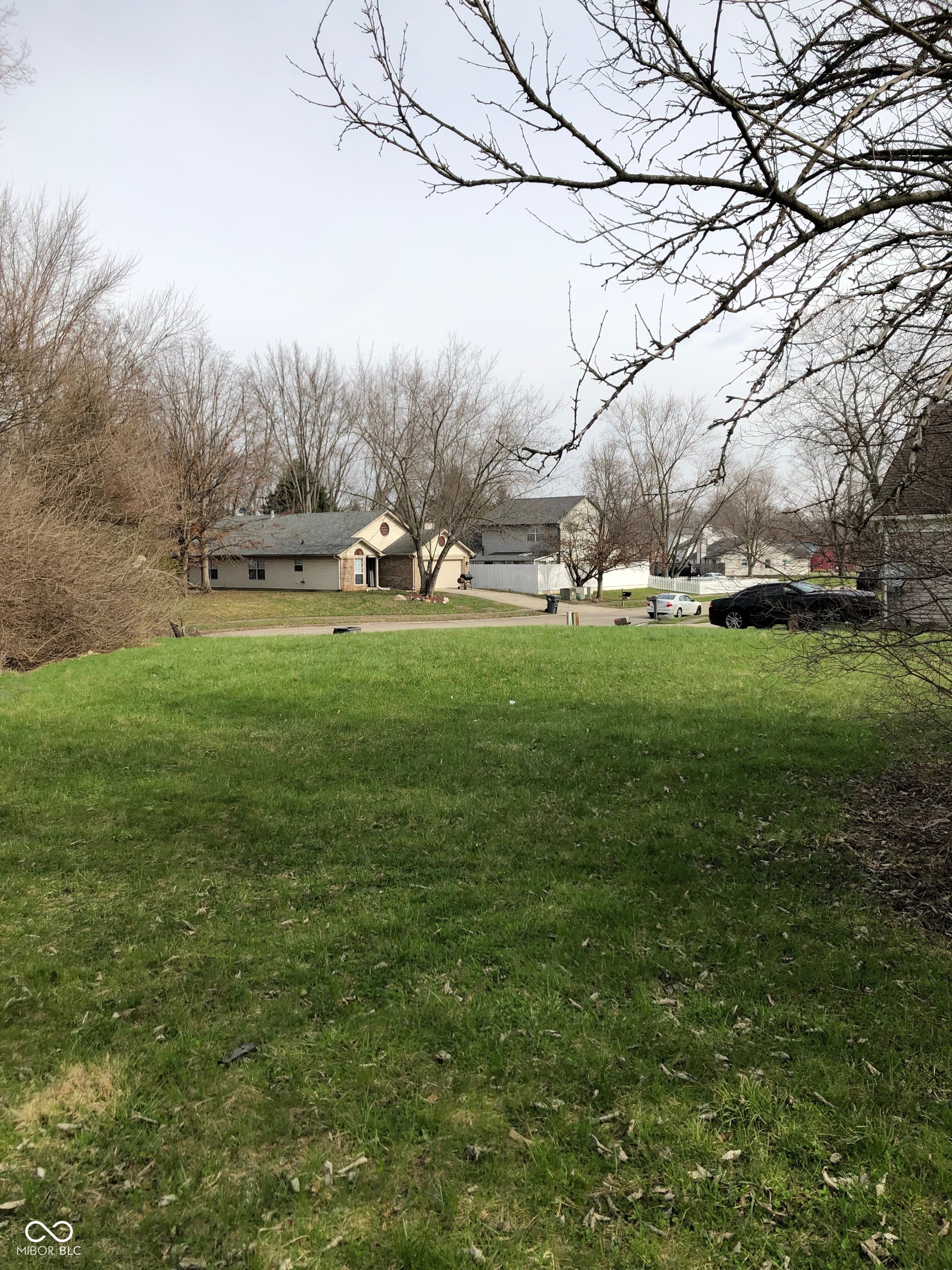 2825 Greenview Way Indianapolis, IN 46229 - Photo 4 of 6