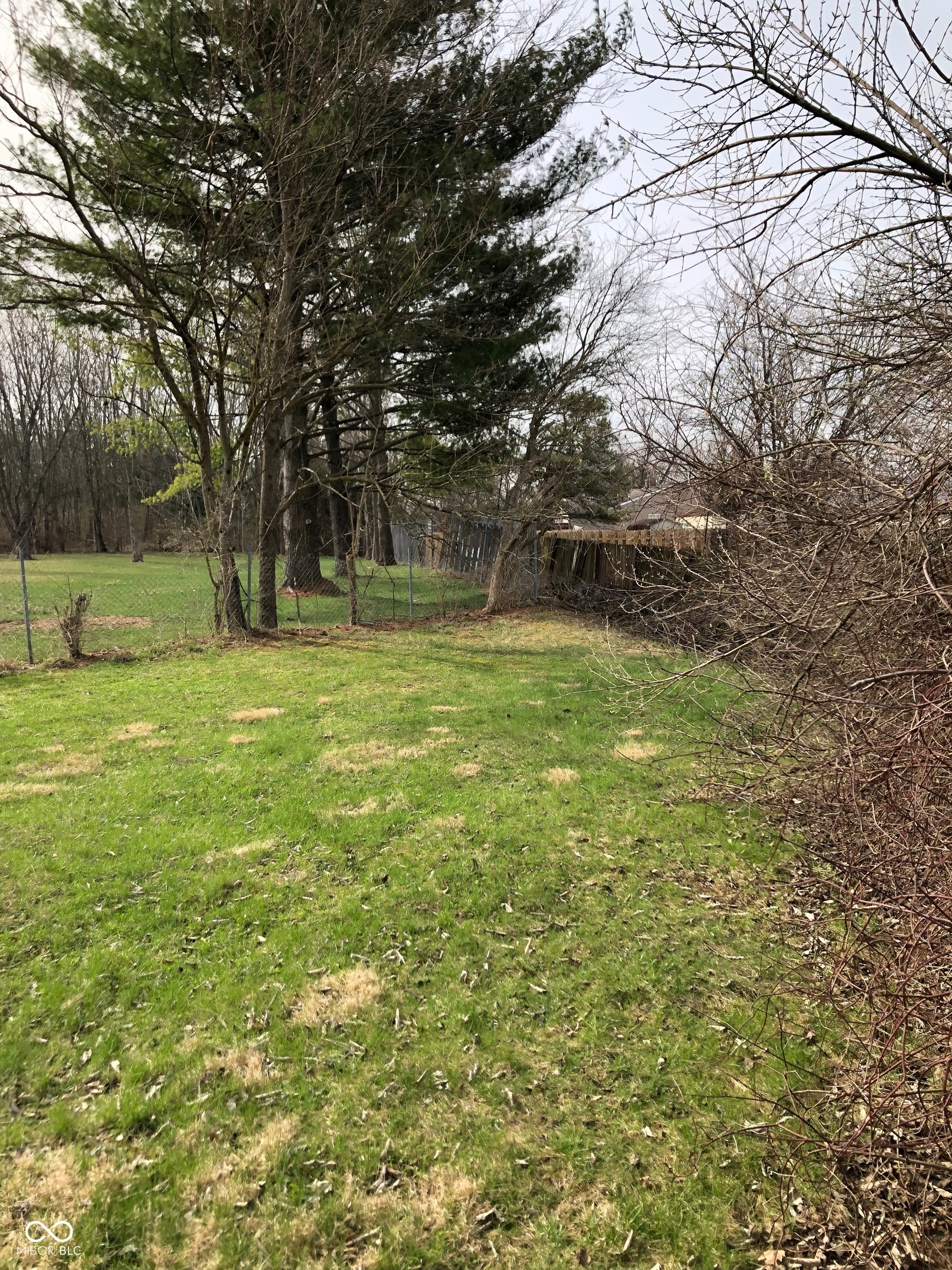 2825 Greenview Way Indianapolis, IN 46229 - Photo 5 of 6