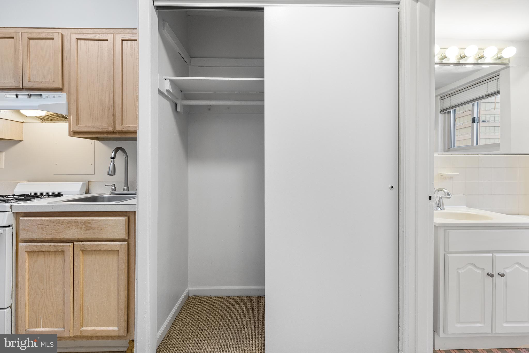 2101 Chestnut Street, Unit 504 Philadelphia, PA 19103 - Photo 14 of 20