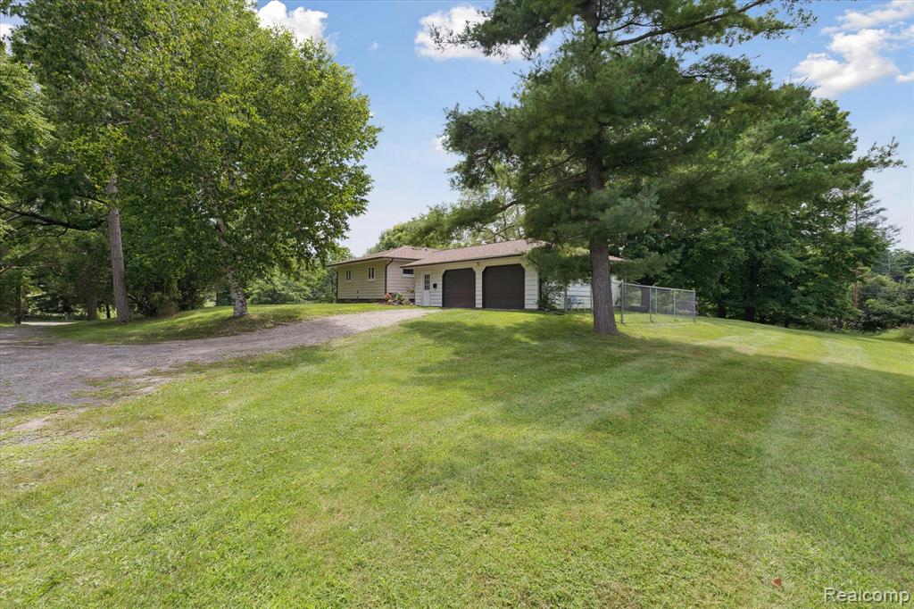 7467 McCandlish Road Grand Blanc, MI 48439 - Photo 34 of 47 Gallery Image 34