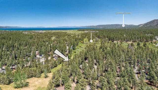 a view of an outdoor space and a yard