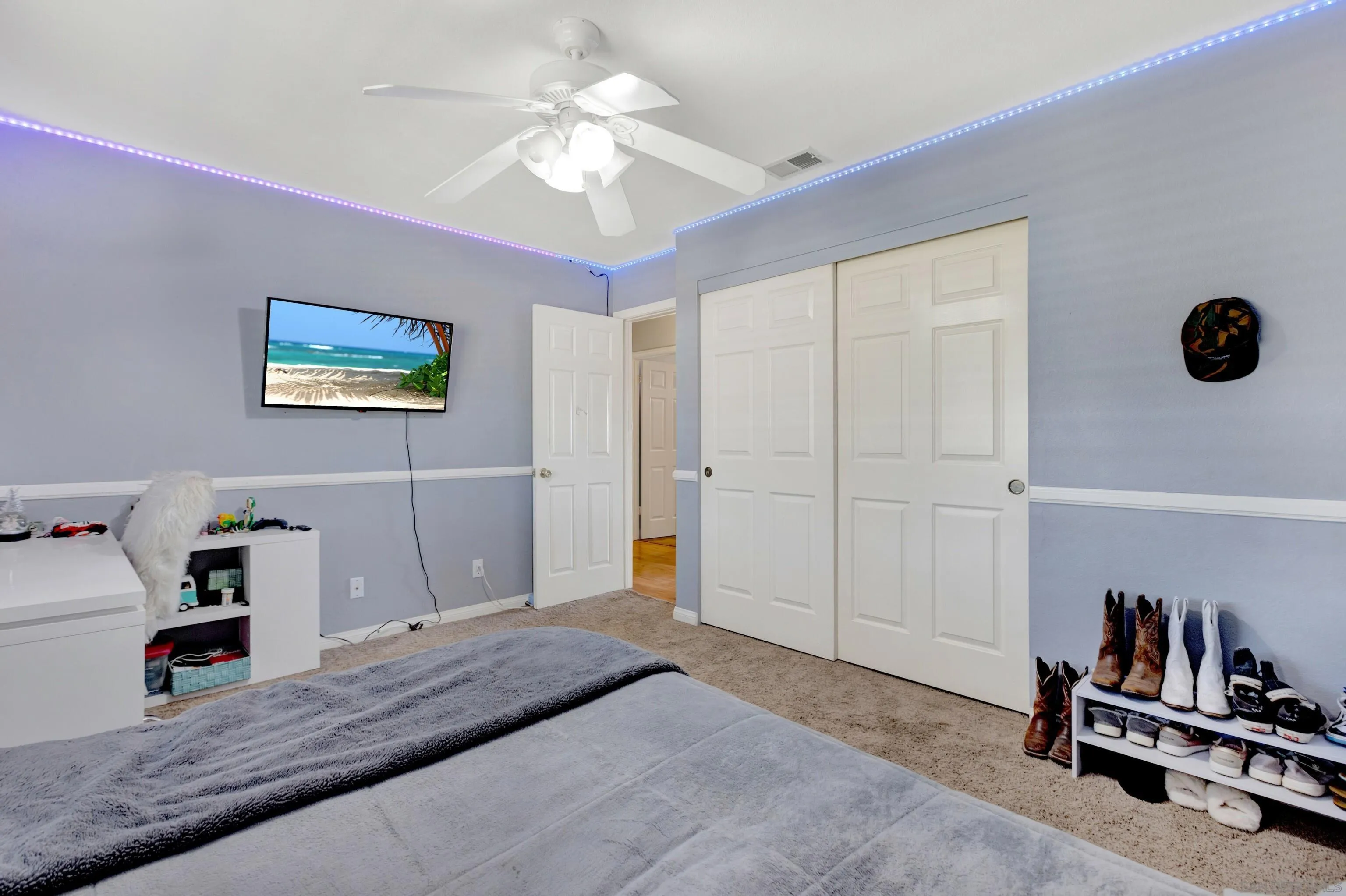 786 Rancho Trail Ramona, CA 92065 - Photo 25 of 49 a bedroom with a bed and a book shelf