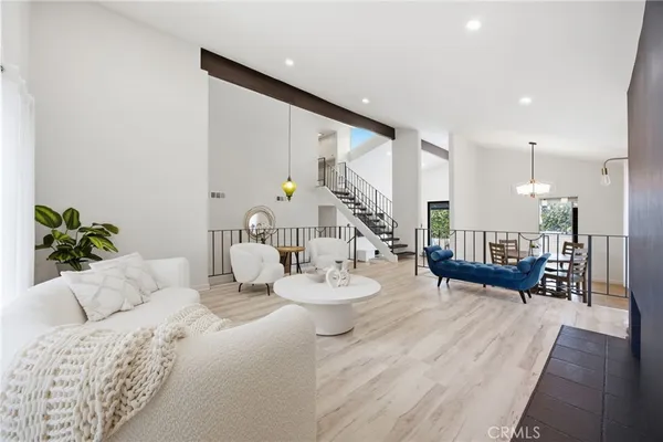 $999,000 | 10414 Andora Avenue, Chatsworth, CA 91311