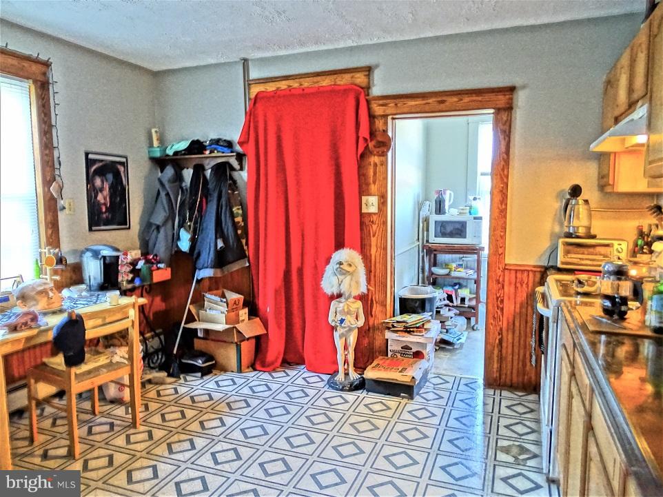 939 Baltimore Street Hanover, PA 17331 - Photo 5 of 12 Gallery Image 5