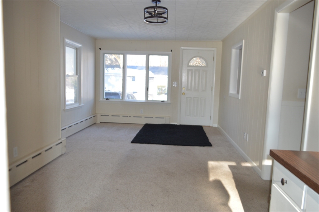 40 Flora Road Attleboro, MA 02703 - Photo 3 of 25