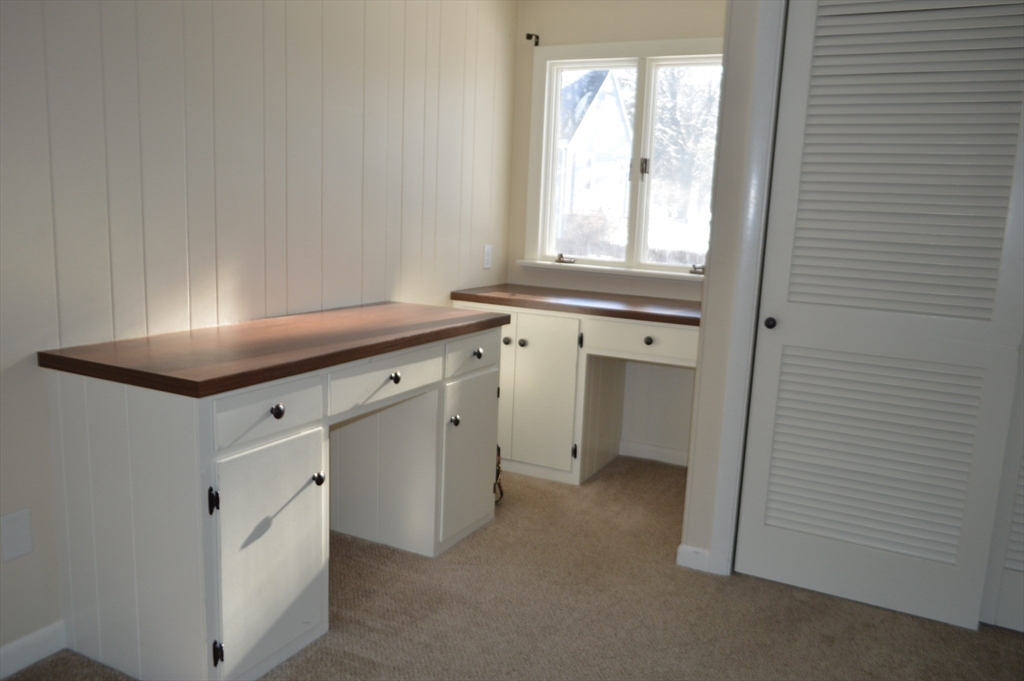 40 Flora Road Attleboro, MA 02703 - Photo 4 of 25