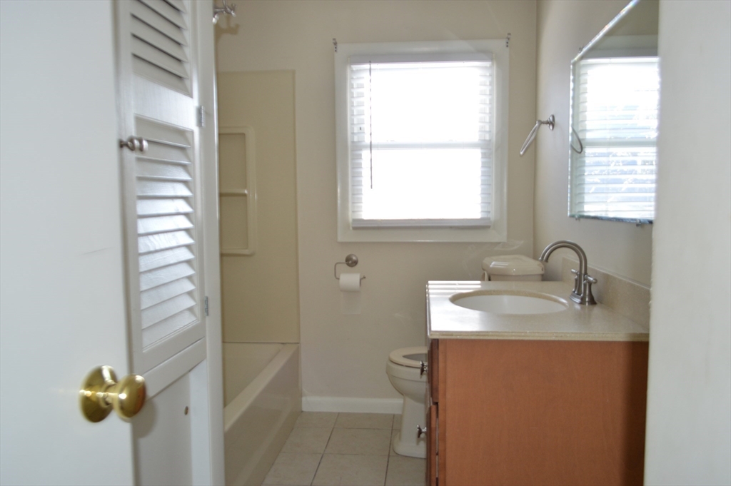 40 Flora Road Attleboro, MA 02703 - Photo 9 of 25