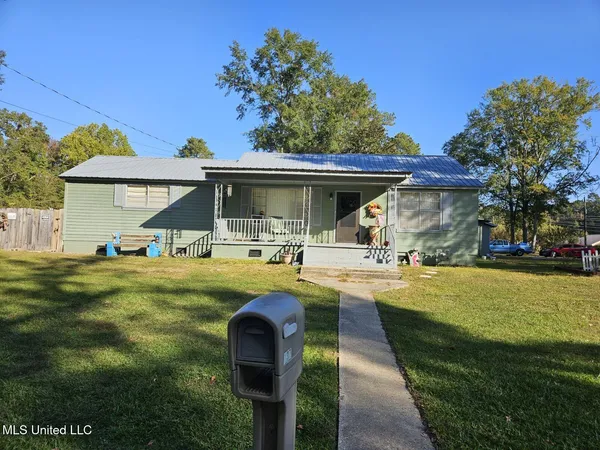 $102,500 | 137 Anderson Street, Quitman, MS 39355