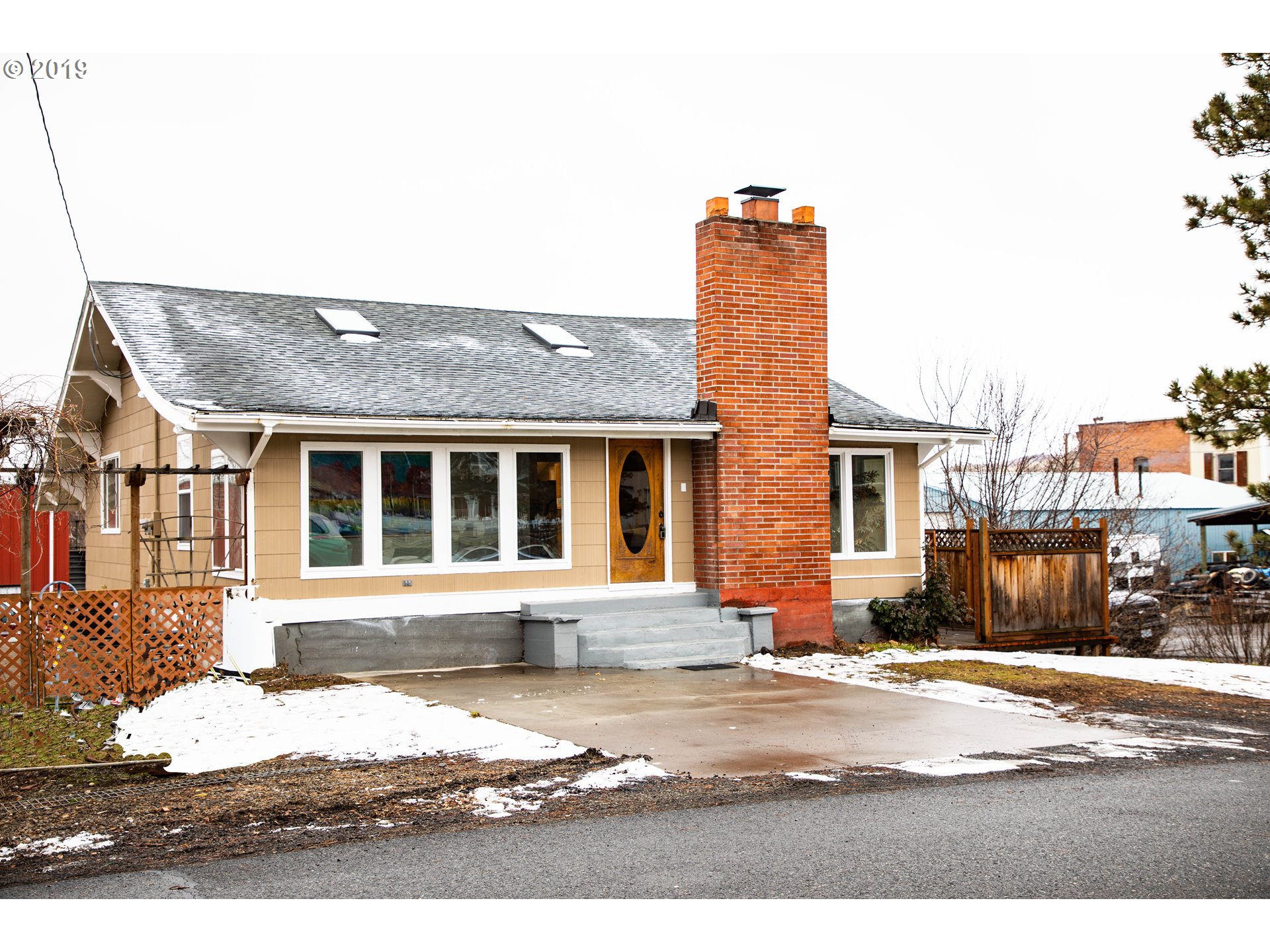 215 Northeast 2nd Street Dufur, OR 97021 - Photo 1 of 23 Gallery Image 1