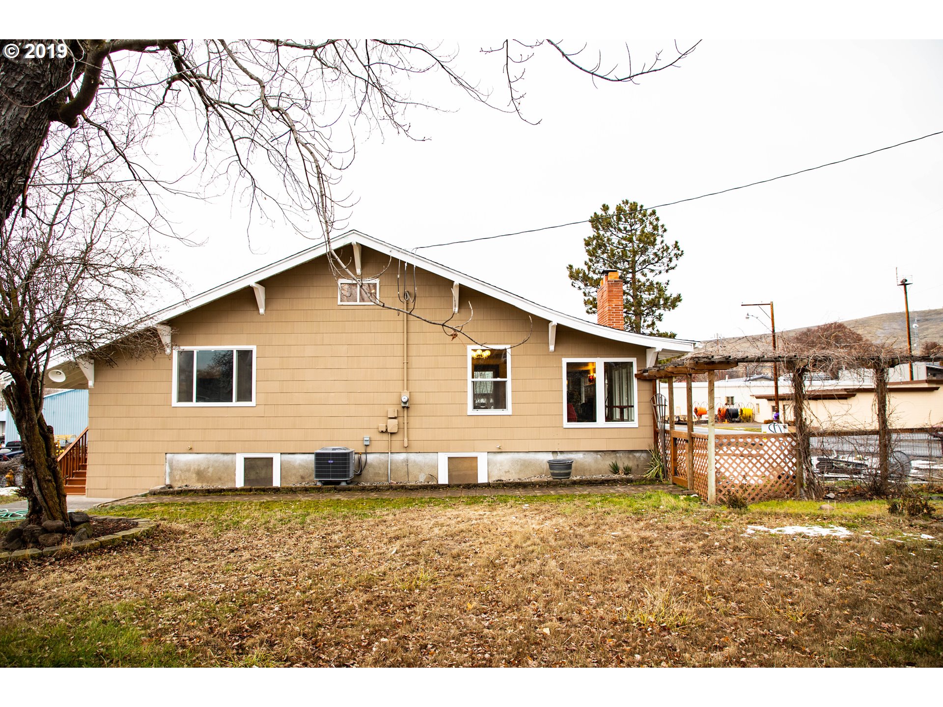 215 Northeast 2nd Street Dufur, OR 97021 - Photo 4 of 23 Gallery Image 4