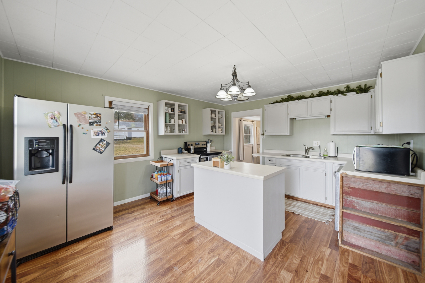 418 East Wall Street Morrison, IL 61270 - Photo 7 of 24