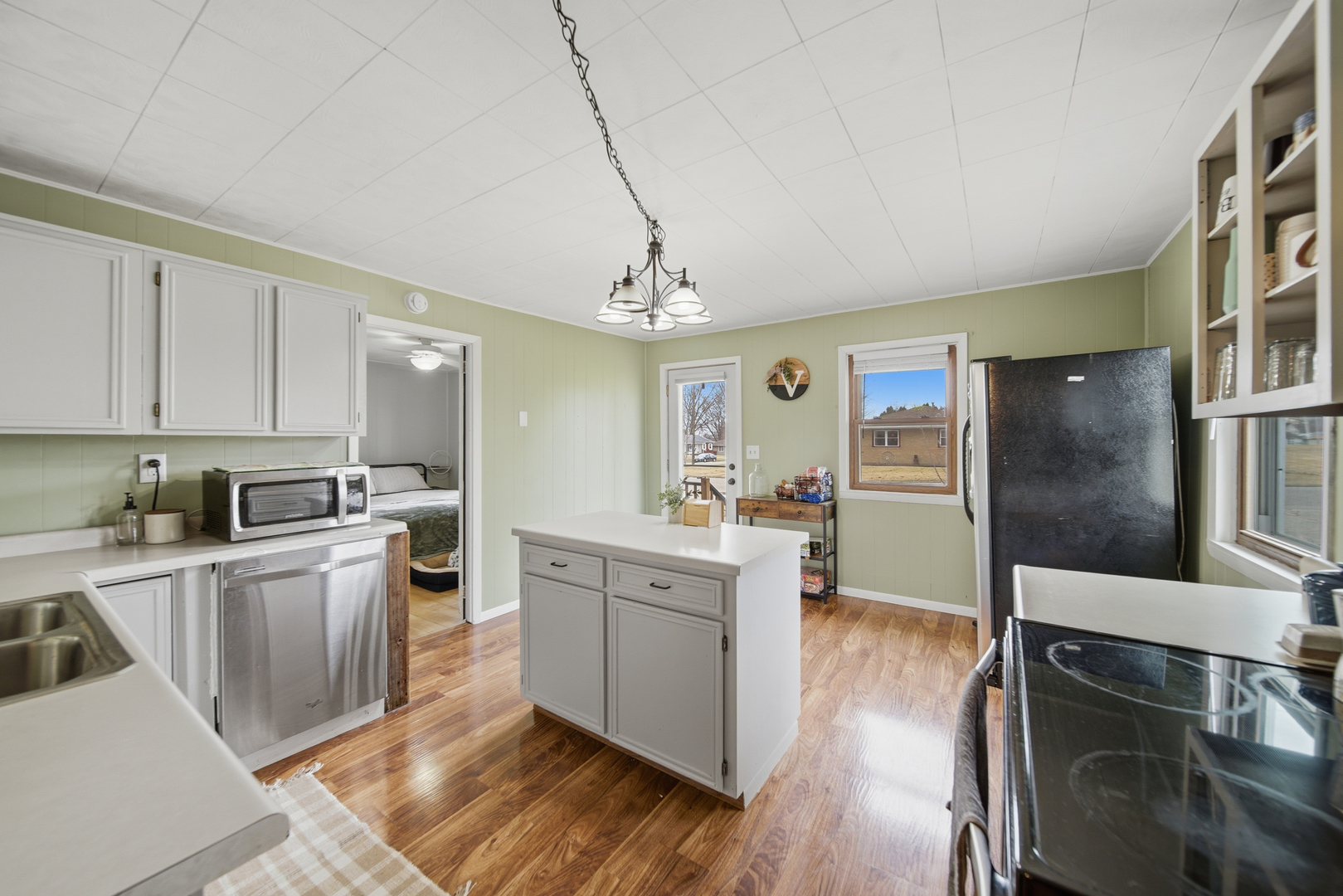 418 East Wall Street Morrison, IL 61270 - Photo 8 of 24