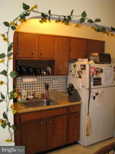 4121 Crest Heights Road Baltimore, MD 21215 - Photo 6 of 11 Kitchen #2