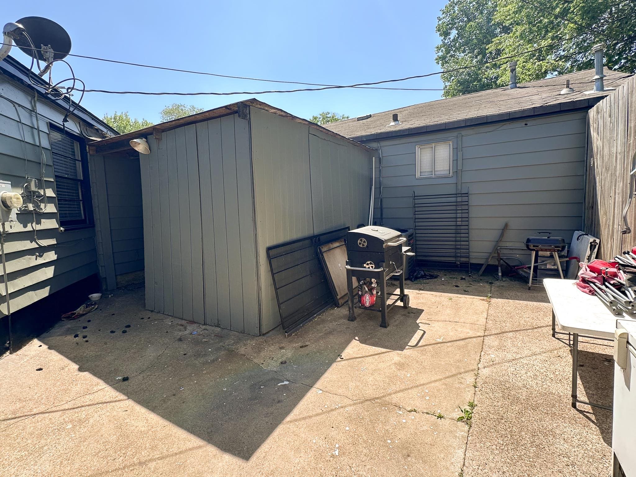 1811 Wells Station Road Memphis, TN 38108 - Photo 17 of 33