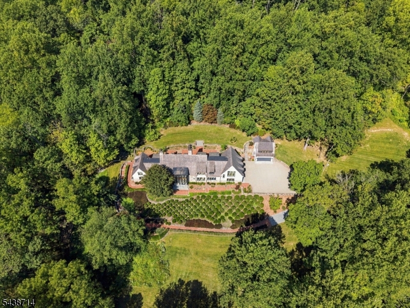 171 Campbell Road Bernardsville, NJ 07924 - Photo 40 of 47 Gallery Image 40