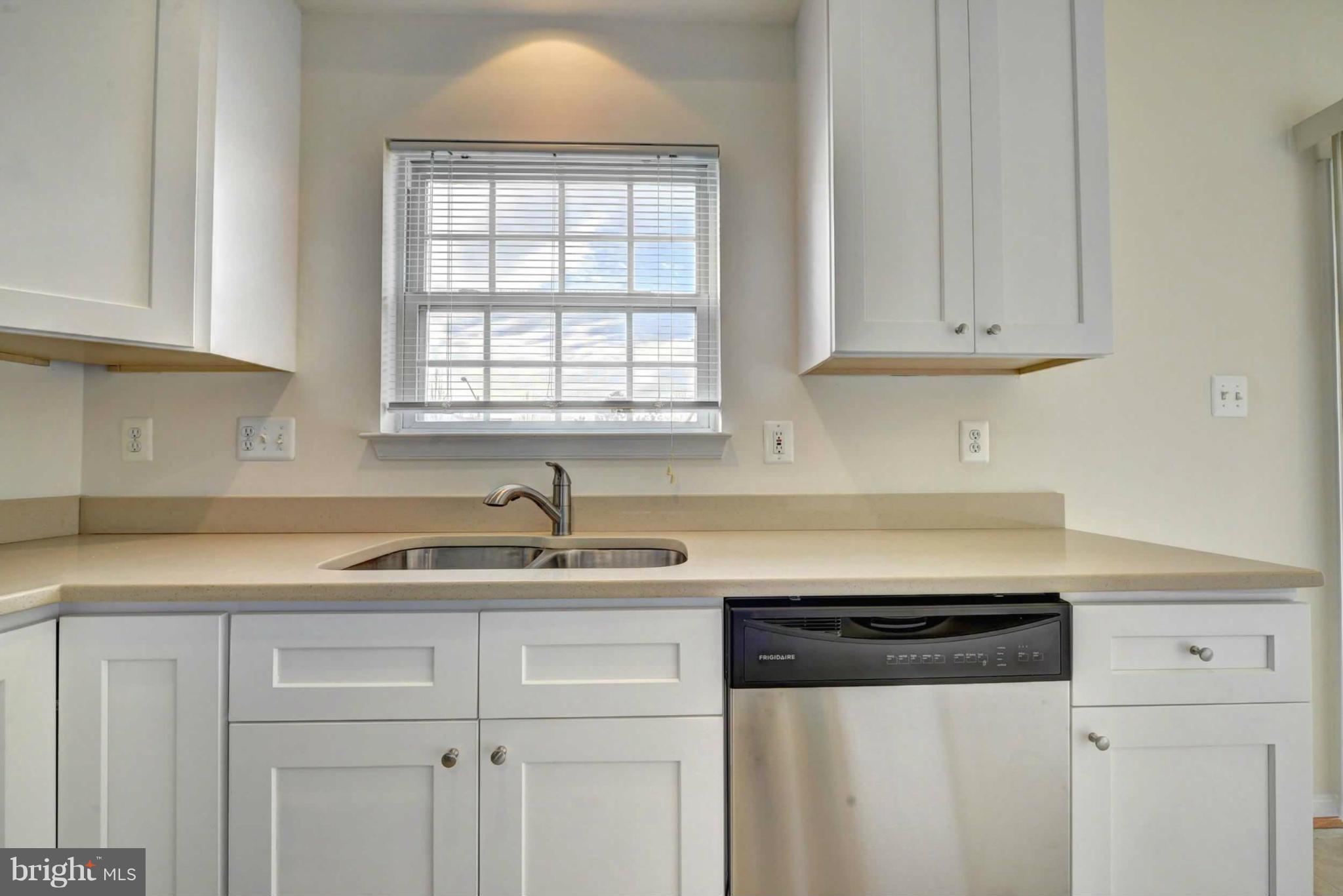 9244 Lorton Valley Road Lorton, VA 22079 - Photo 6 of 24 Kit Cabinets