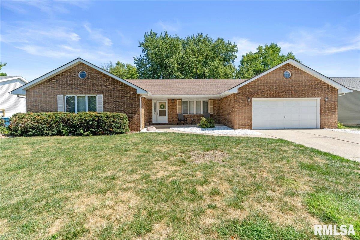 1808 Hunter Ridge Drive Springfield, IL 62704 - Photo 1 of 34 Gallery Image 1