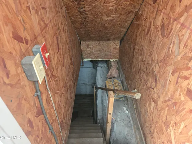 $64,900 | 1 Brookdale Avenue, Whitehall, NY 12887