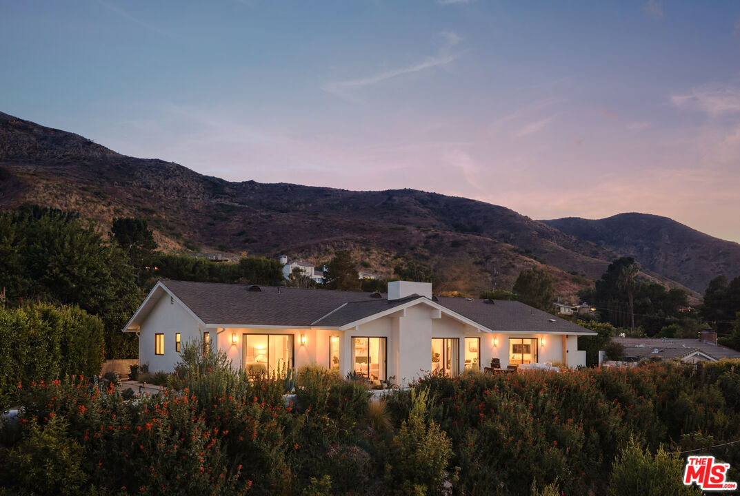 20374 Seaboard Road Malibu, CA 90265 - Photo 1 of 26