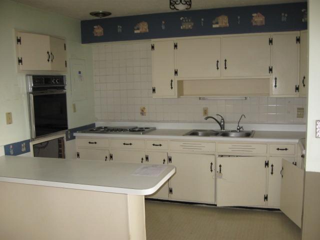 3140 South Meridian Road Greenfield, IN 46140 - Photo 3 of 8 Gallery Image 3