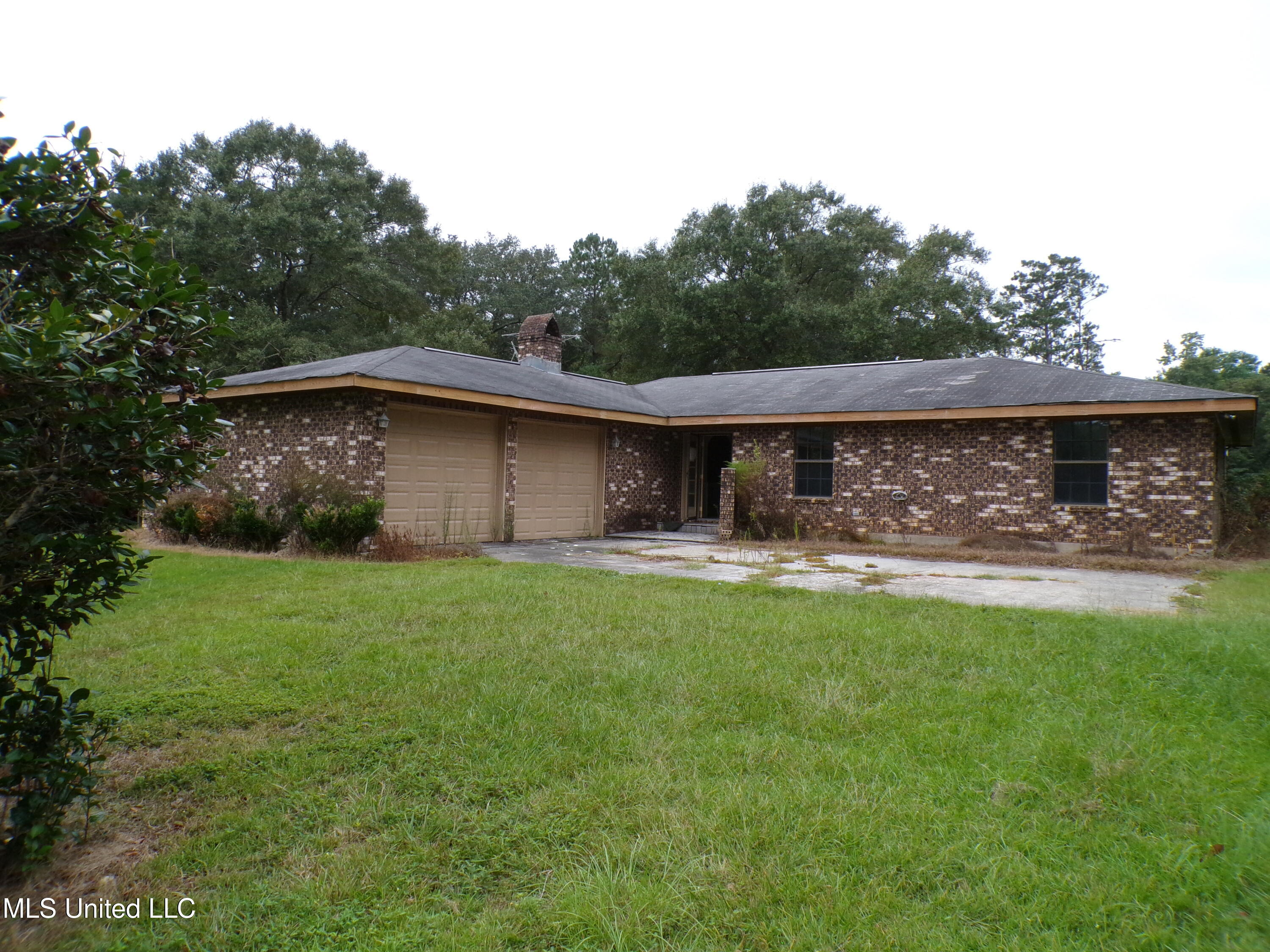 195 Will Thompson Road Picayune, MS 39466 - Photo 2 of 37 100_0054