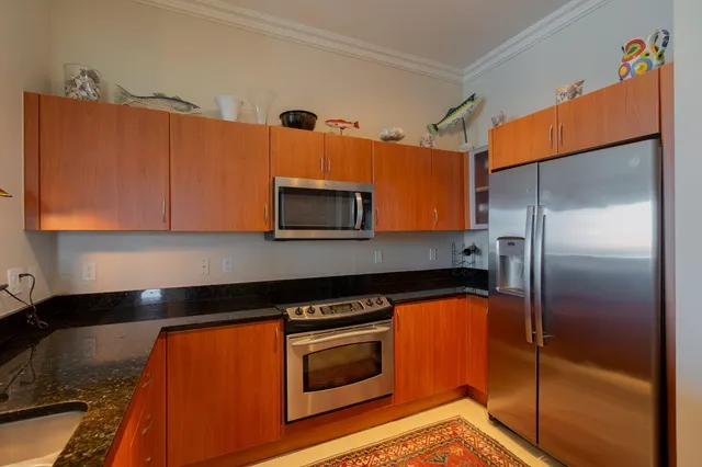 $649,000 | 806 East Windward Way, Unit PH 1, Lantana, FL 33462