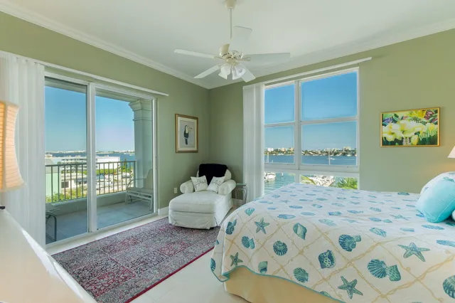 $649,000 | 806 East Windward Way, Unit PH 1, Lantana, FL 33462