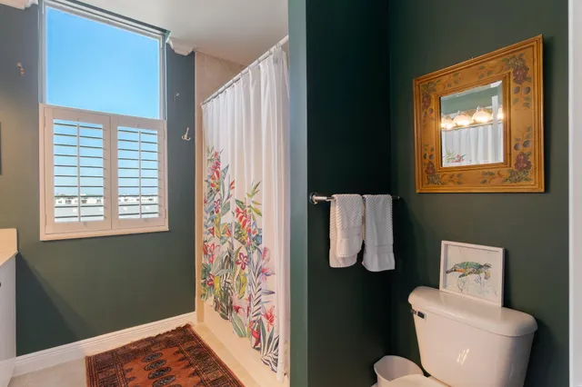 $649,000 | 806 East Windward Way, Unit PH 1, Lantana, FL 33462