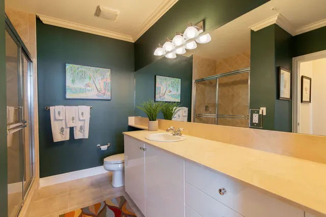 $649,000 | 806 East Windward Way, Unit PH 1, Lantana, FL 33462