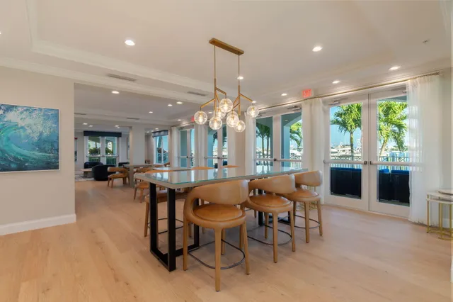 $649,000 | 806 East Windward Way, Unit PH 1, Lantana, FL 33462