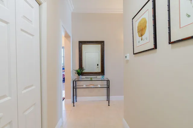 $649,000 | 806 East Windward Way, Unit PH 1, Lantana, FL 33462