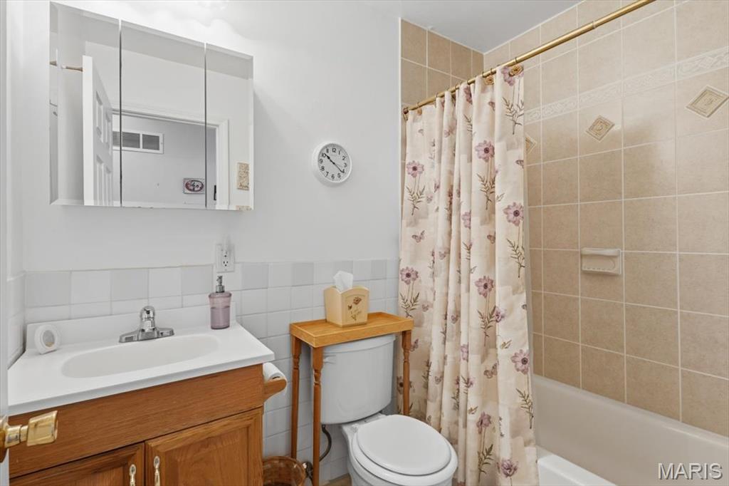 42 Cedar Ledge Pacific, MO 63069 - Photo 15 of 32