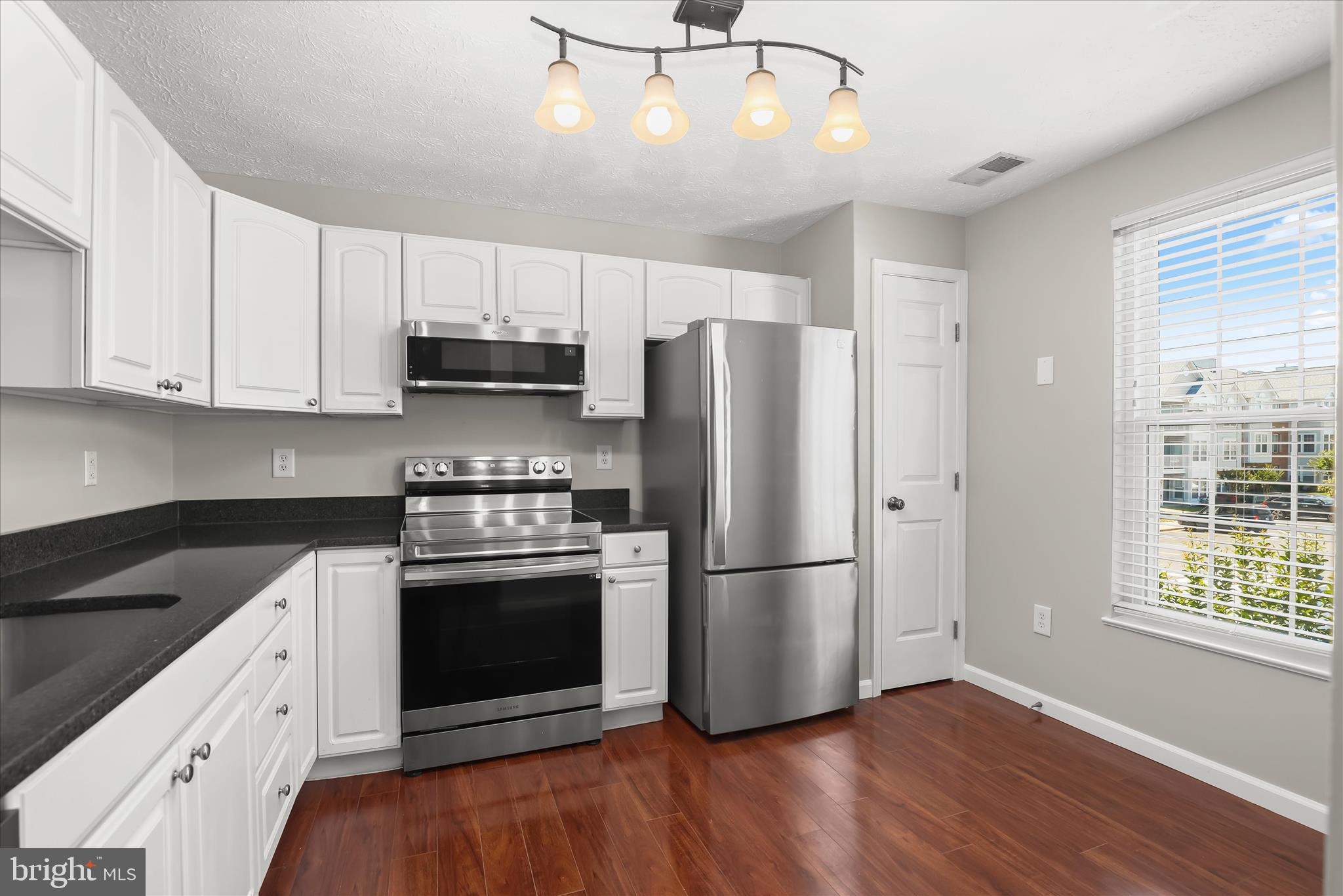 687 Winding Stream Way, Unit 204 Odenton, MD 21113 - Photo 14 of 36 Kitchen