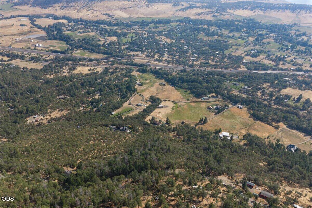 4334 Clayton Road Ashland, OR 97520 - Photo 18 of 22 Gallery Image 18