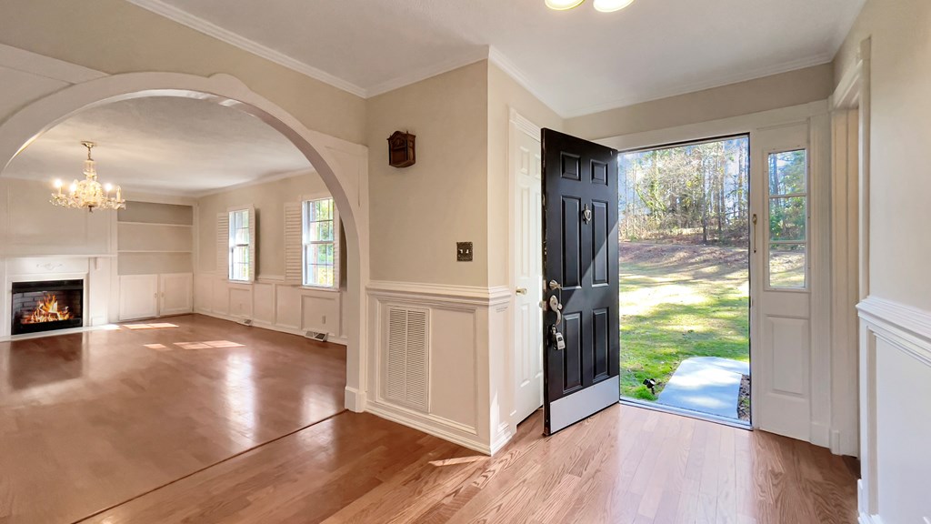 132 Crescent Road Greenwood, SC 29649 - Photo 2 of 28 Gallery Image 2