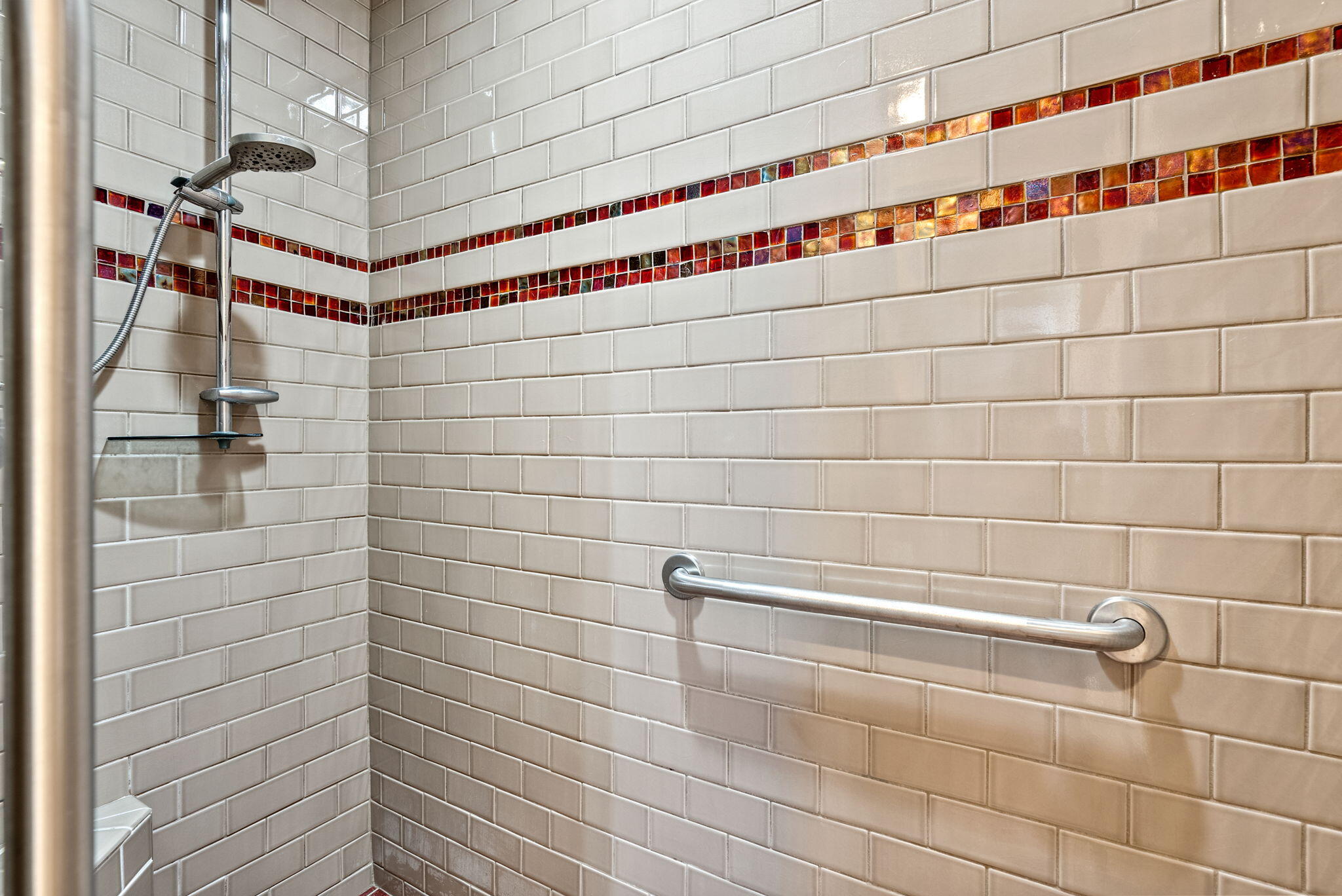 1439 Northwest 4th Street Bend, OR 97703 - Photo 25 of 41 Main Level Bathroom