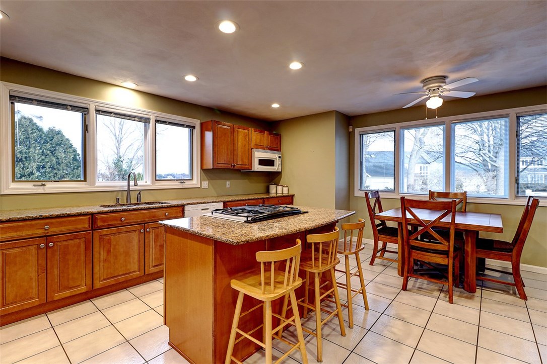 17 Jacobs Point Road Warren, RI 02885 - Photo 11 of 36