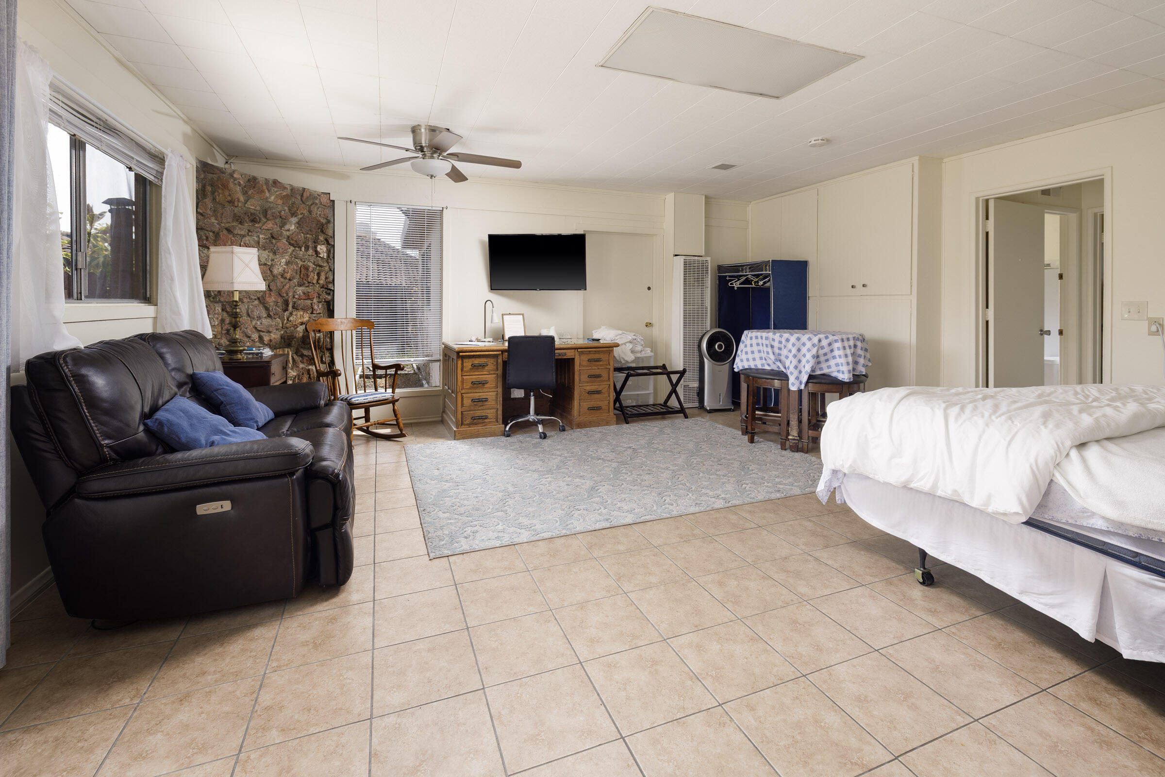 5256 James Road Santa Barbara, CA 93111 - Photo 25 of 36 Guest Suite