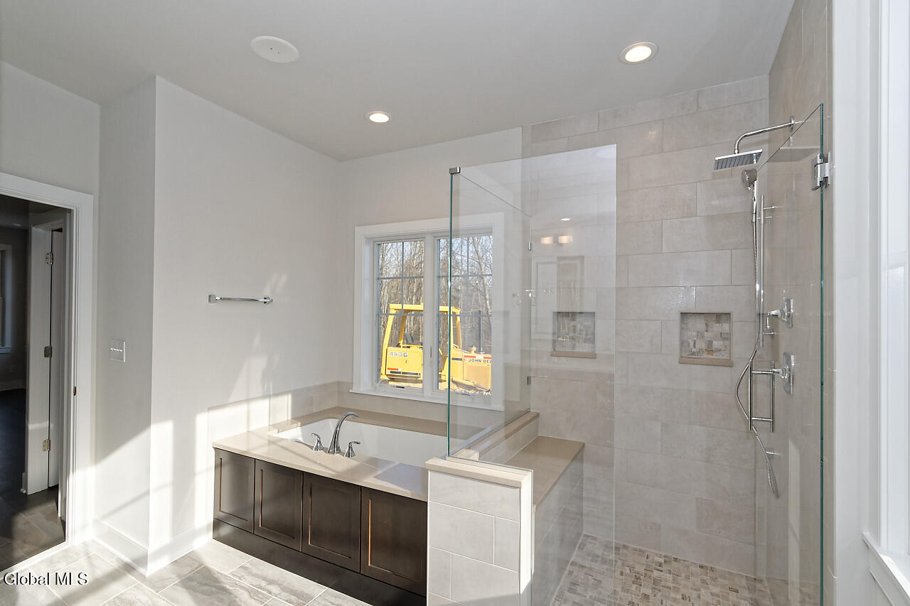 7 Mapleton Court Clifton Park, NY 12065 - Photo 18 of 26 5 Master (7)