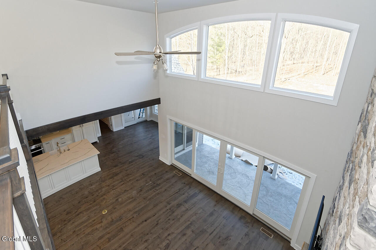 7 Mapleton Court Clifton Park, NY 12065 - Photo 19 of 26 6 Landing (4)