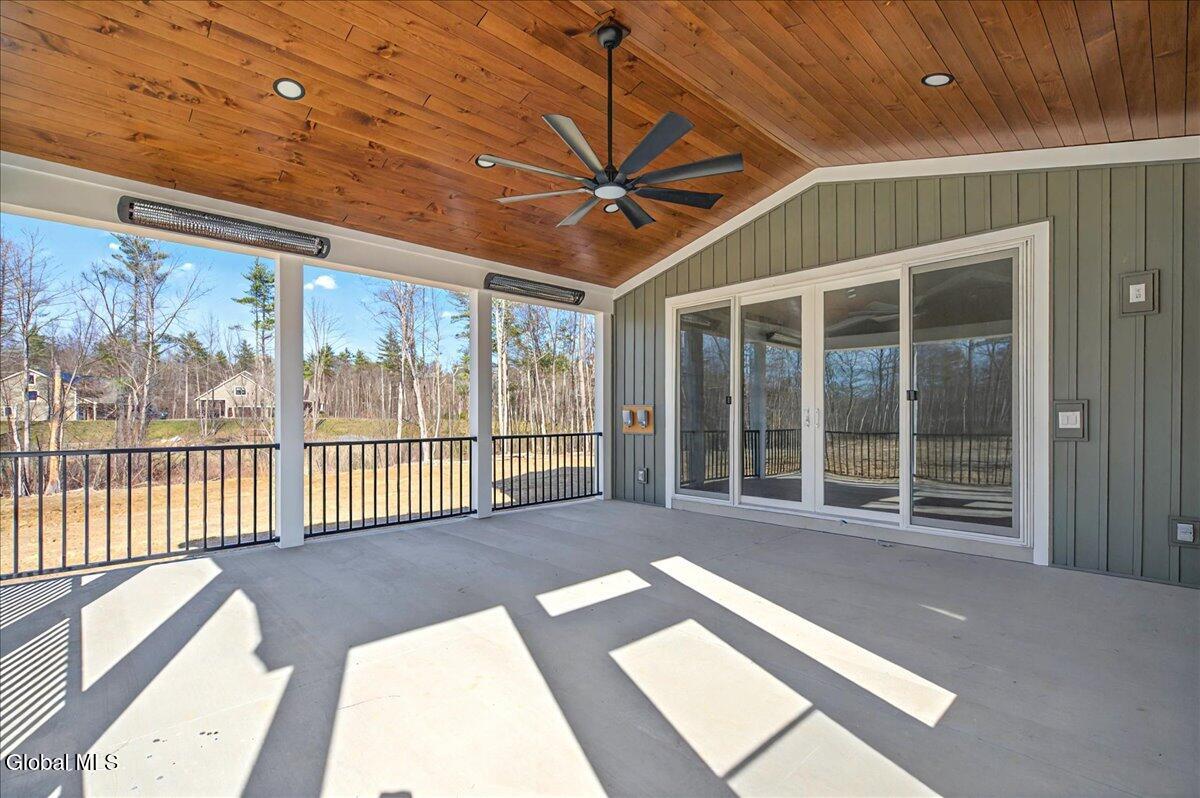 7 Mapleton Court Clifton Park, NY 12065 - Photo 23 of 26 01-33 WINTERBERRY-48