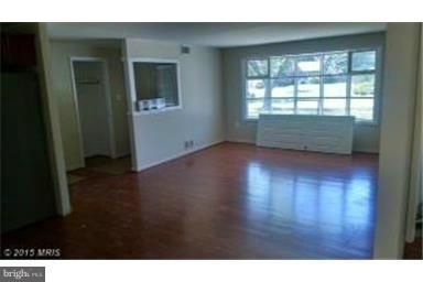 5033 Nicholas Road Waldorf, MD 20601 - Photo 2 of 17 Living Room